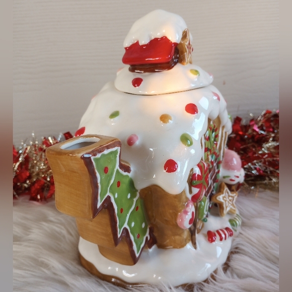 Blue Sky 2021 Christmas Gingerbread Candy House Teapot - Picture 5 of 14